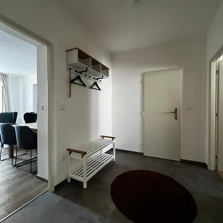 And Fontain Apartment *