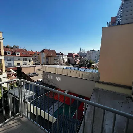 Apartment And Fontain *